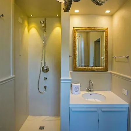 Chloe Villa Potenza Picena