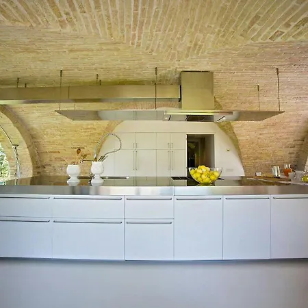 Chloe Villa Potenza Picena